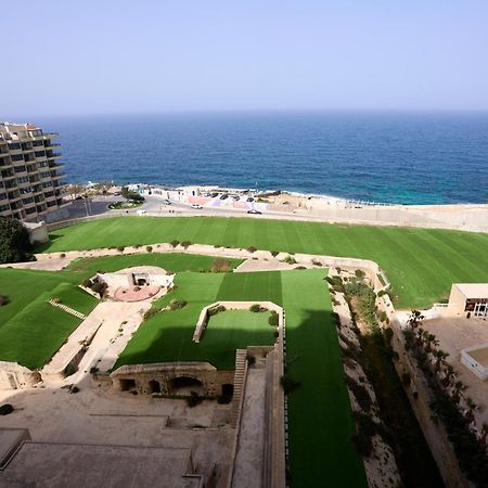 Stunning 3-Bedroom Seaview Retreat In Fort Cambridge Sliema Buitenkant foto