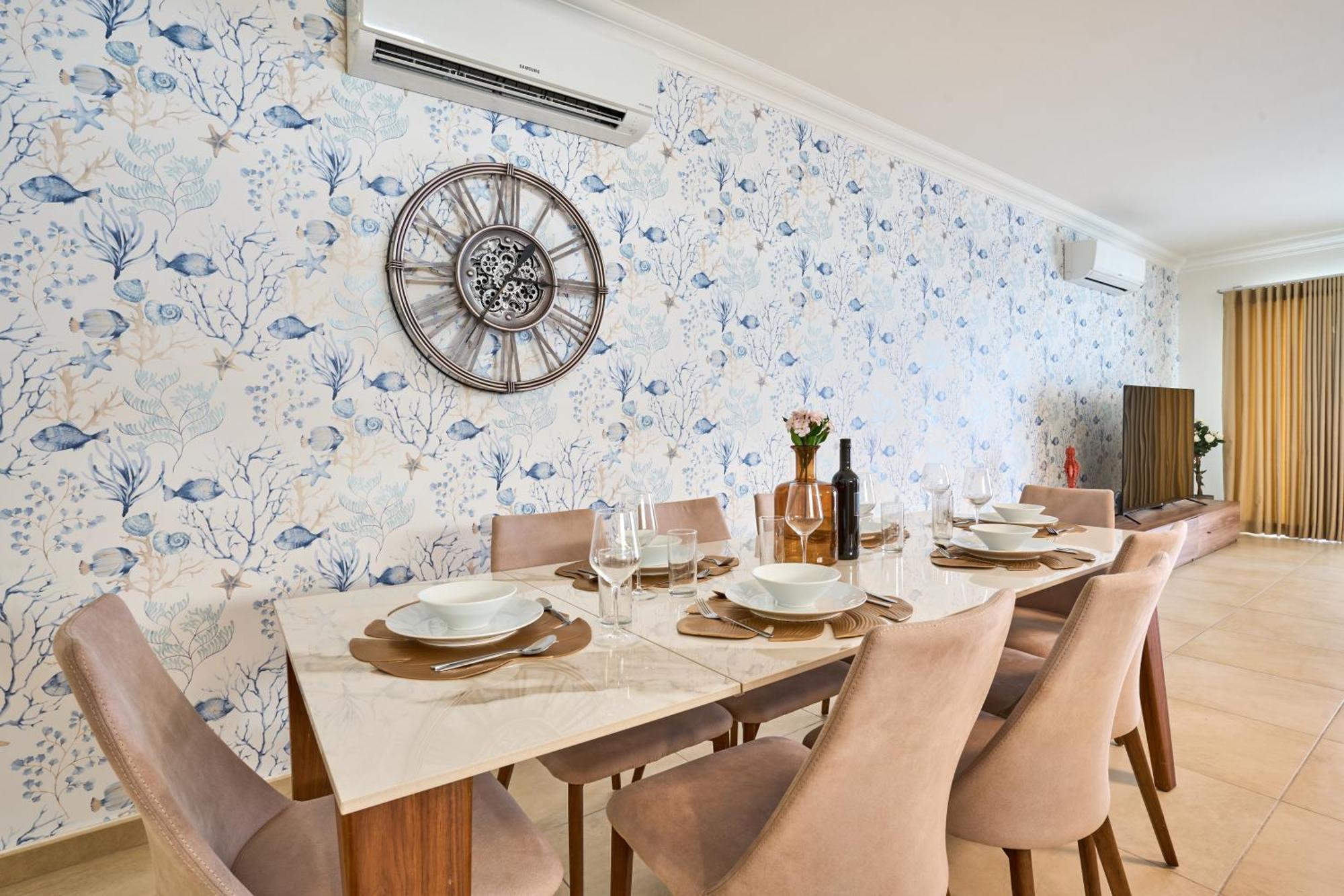 Stunning 3-Bedroom Seaview Retreat In Fort Cambridge Sliema Buitenkant foto